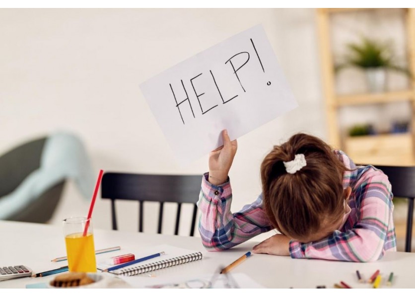 Jamie Oliver prehovoril o detstve s dyslexiou a zastal sa žiakov, ako bol on