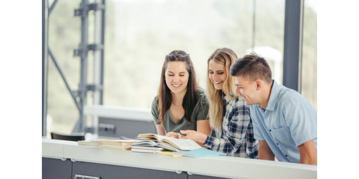 Študenti opäť hodnotia svoje školy v prieskume spokojnosti Hodnoť.to 2025