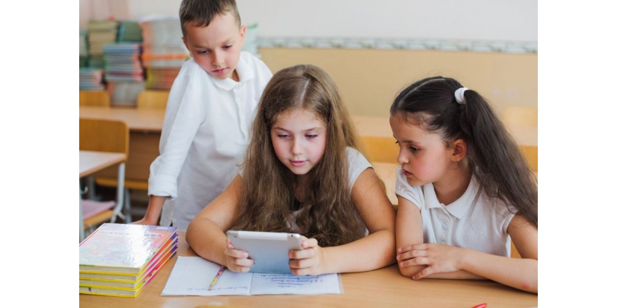 Chorvátsko tvrdo zakázalo mobily na školách. Dopad na študentov prekvapil úplne všetkých