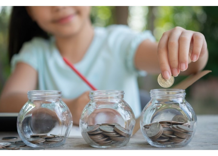 Deti sa učia rozhodovať o peniazoch: Finančná gramotnosť – povinná súčasť výučby!