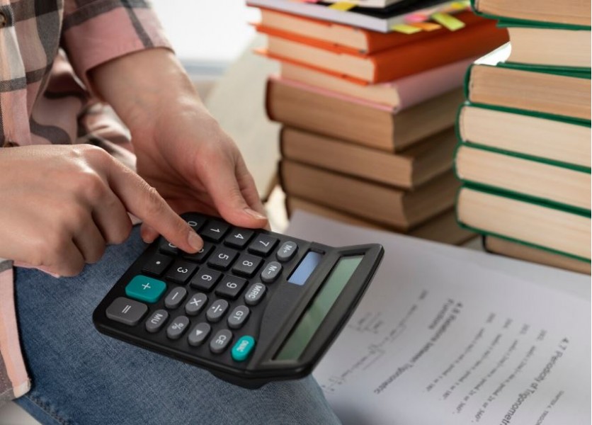 Regionálne školstvo: Percentuálne podiely na osobné náklady a prevádzkové náklady pre rok 2026