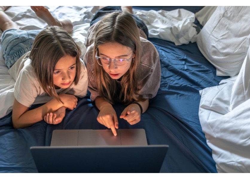 Deti sa radikalizujú online a rodičia si to ani nevšimnú, varujú odborníci