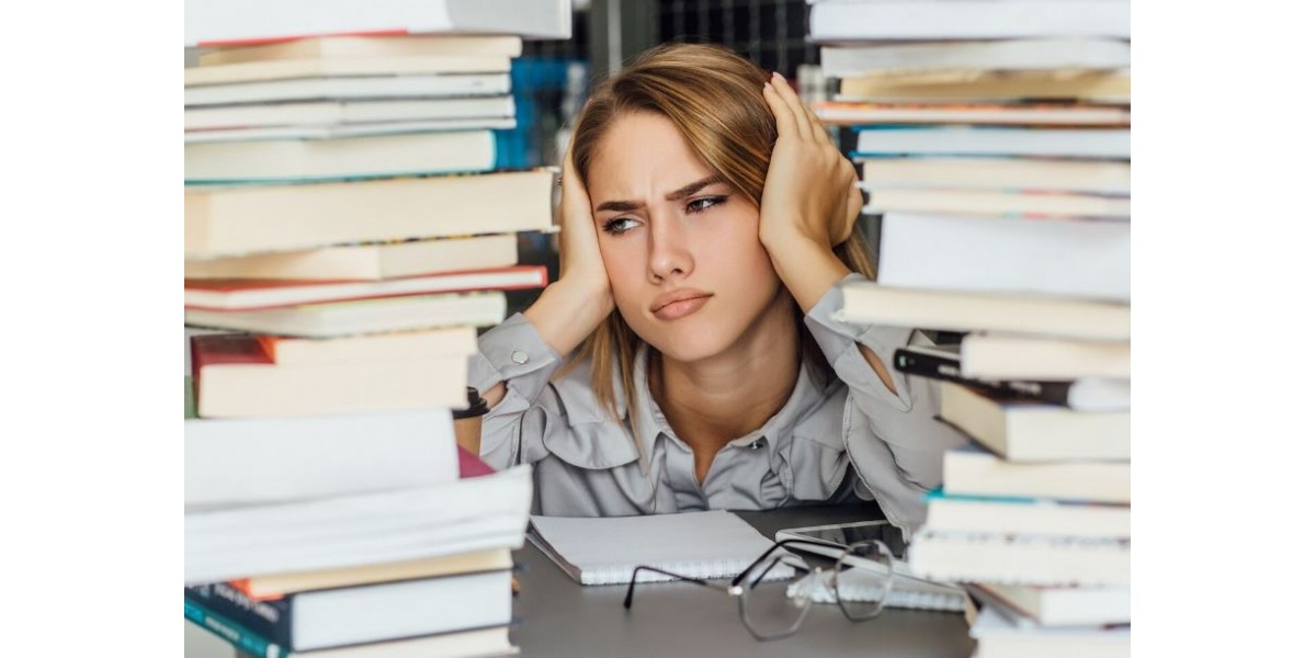 Slovenskí učitelia sú čoraz viac zahltení administratívou. Školy hovoria o systémovom probléme