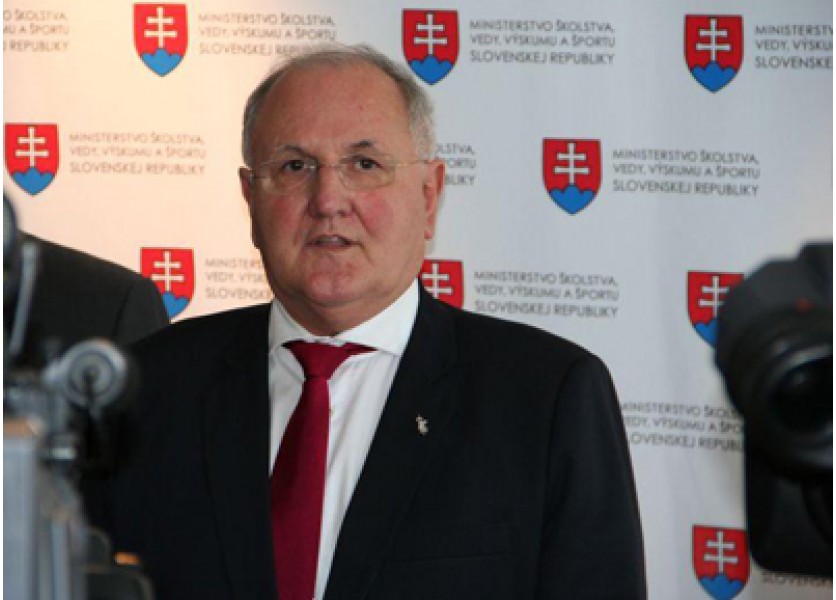 Štúdium sprísnime, mladí nemajú prácu