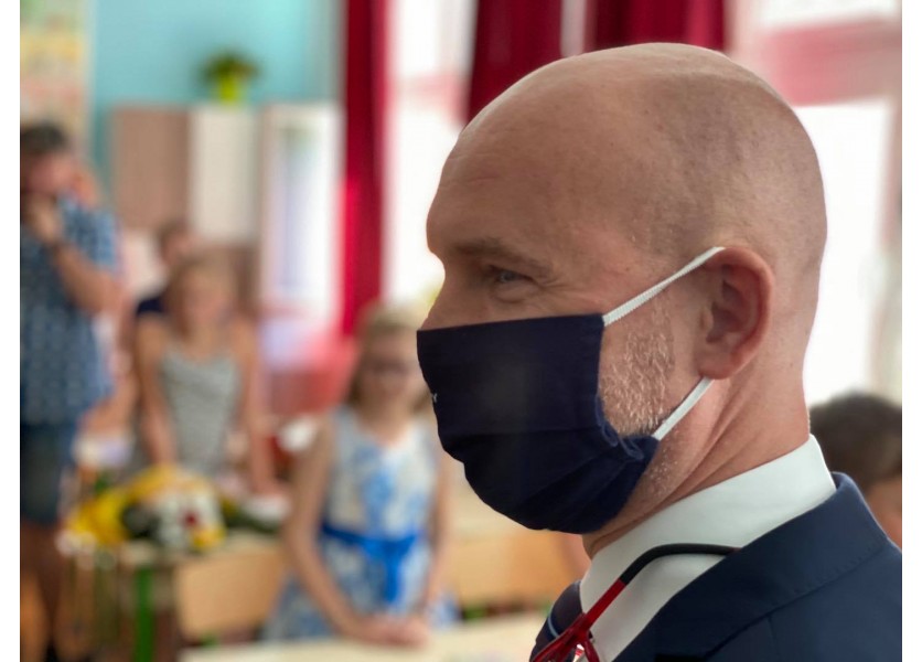 Gröhling zostáva vo funkcii ministra školstva