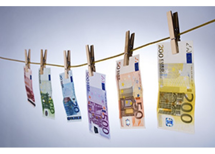 Verejní zamestnanci si prilepšia najmenej o 1 percento