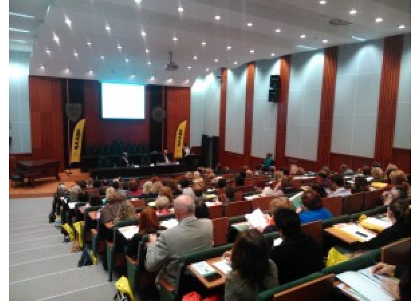 AKTUÁLNE: Riaditeľ školy – statočný plavec v kalných vodách