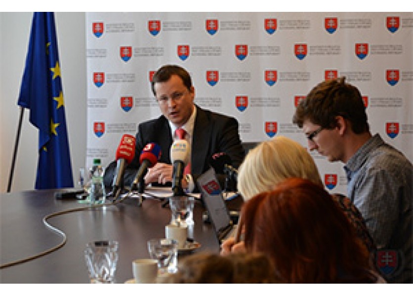 Niektoré školy vykazujú pre peniaze neexistujúcich žiakov