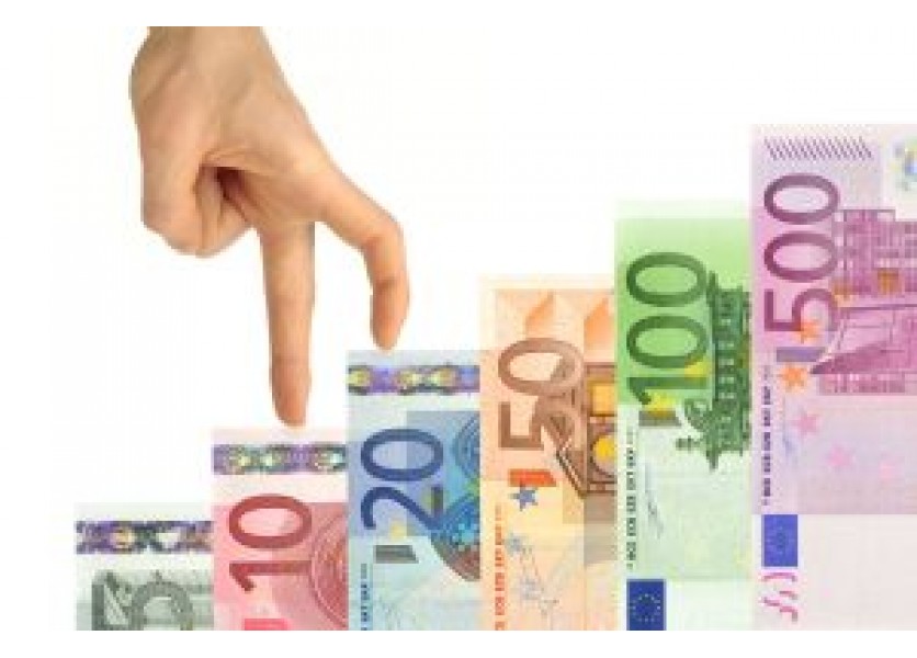 Platy učiteľov v Európskej únii rastú