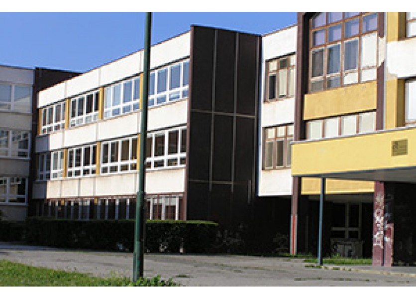 Vo štvrtok zatvoria 127 škôl, tvrdí organizátor protestu