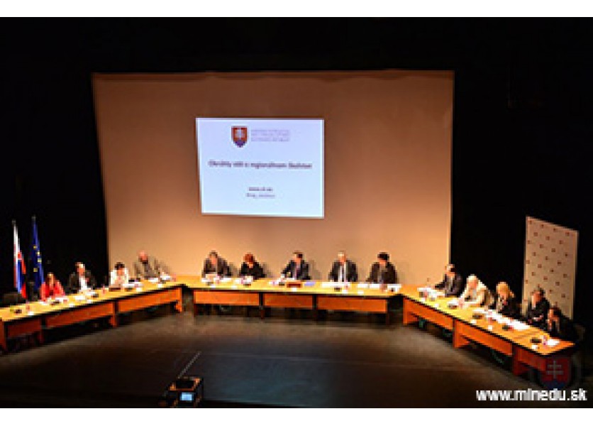 Odborníci diskutovali o problémoch v slovenskom školstve a vede v rámci 2. okrúhleho stola