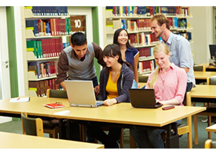 Vyše 900.000 eur dostane 12 škôl na podporu medzinárodnej spolupráce