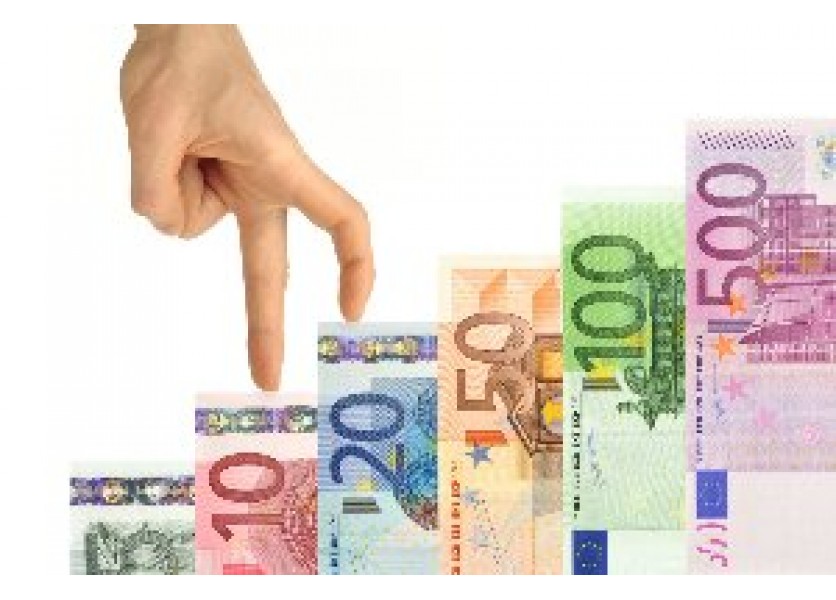 Platy pedagógov a odborných pracovníkov v regionálnom školstve rástli