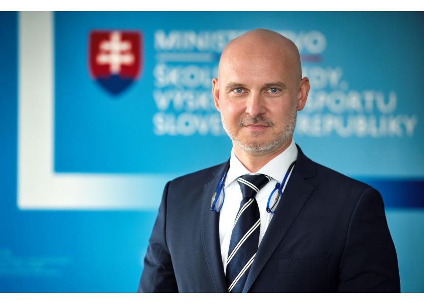 Minister školstva absolvoval prvú zahraničnú cestu