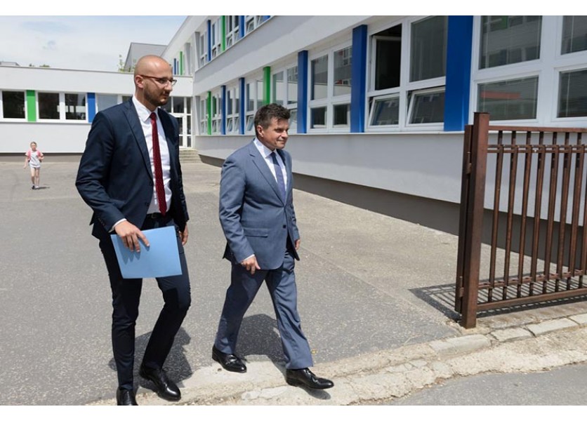 MŠVVaŠ reaguje na účasť Slovenských brancov na školách usmernením