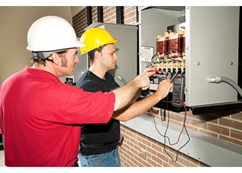 Desať odborných škôl si vyskúša užšiu spoluprácu s firmami