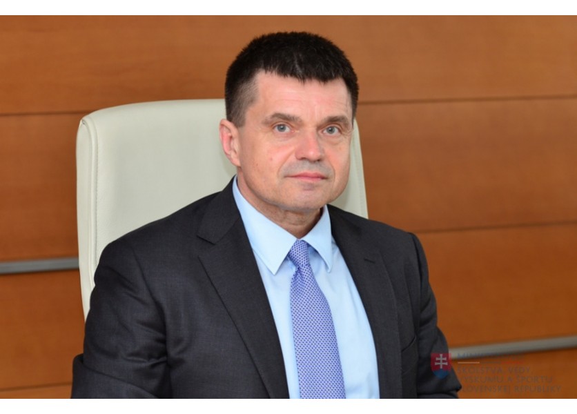 Minister školstva Peter Plavčan končí vo funkcii