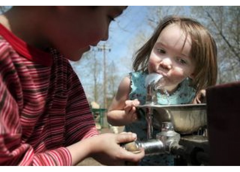 Projekt Daj si vodu z vodovodu má osloviť materské školy