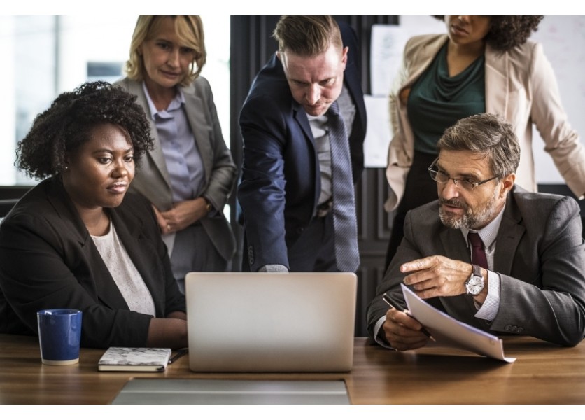 Učitelia sa učia ako zavádzať a využívať kritické myslenie v školách