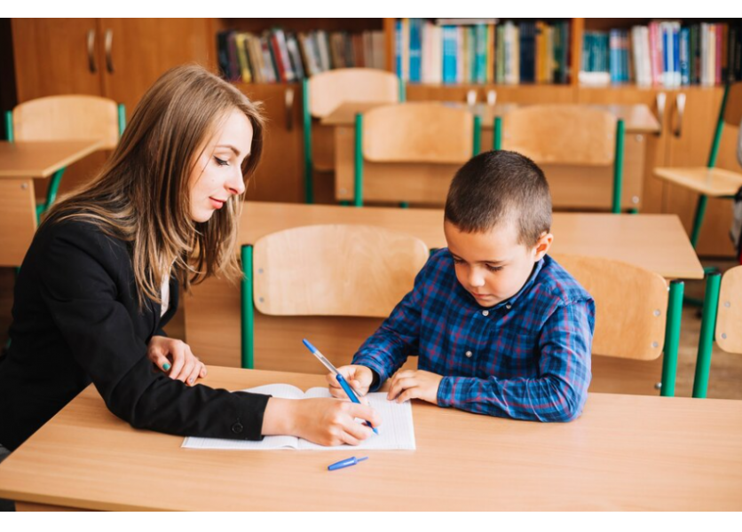 Rezort školstva: Školy by mohli dostávať asistentov automaticky