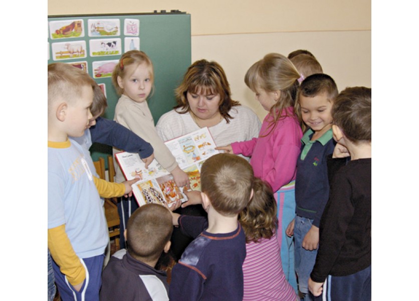 V septembri by mohlo do škôl prísť 800 nových asistentov