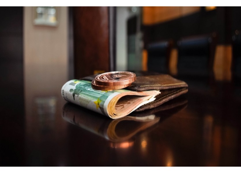 Školskí odborári: Niektorí zamestnanci prichádzajú o osobný príplatok