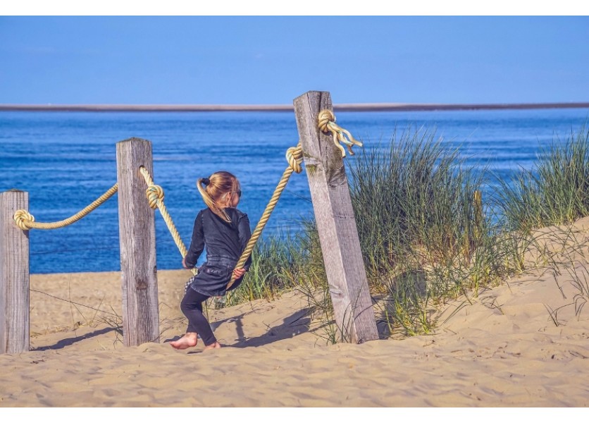 Prevzatím vysvedčení sa začínajú žiakom letné prázdniny