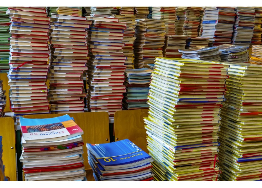 Kvalitnejšie stredné školstvo či prepojenie škôl a praxou by pomohlo pri nesúladoch na trhu práce, vyplýva z analýzy