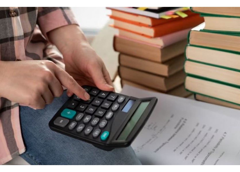 Daniel Bútora prisľúbil školám pomoc s dofinancovaním