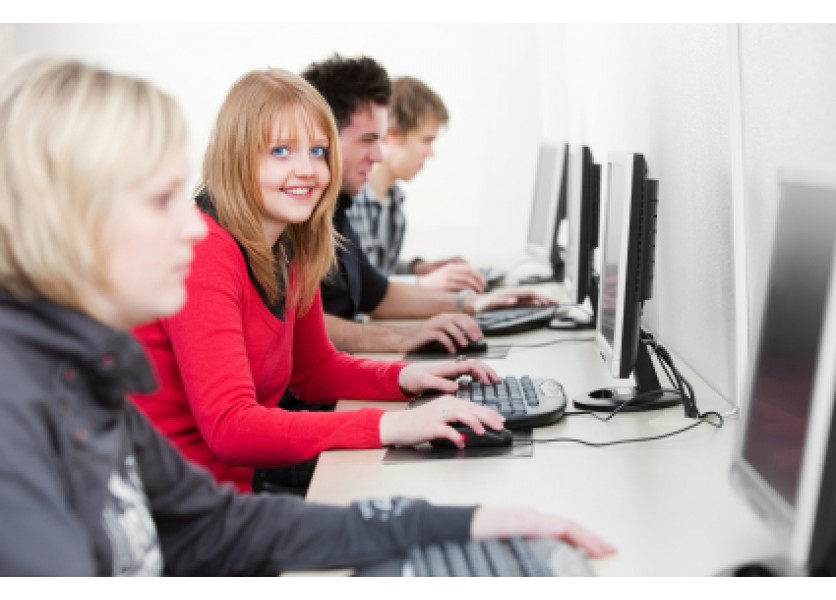 Rezort školstva zavádza projekt digitálnych učebníc Planéta vedomostí