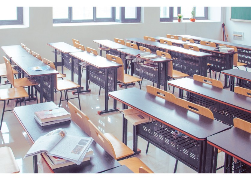 Proti zníženiu počtu prvých tried osemročných gymnázií vznikla petícia