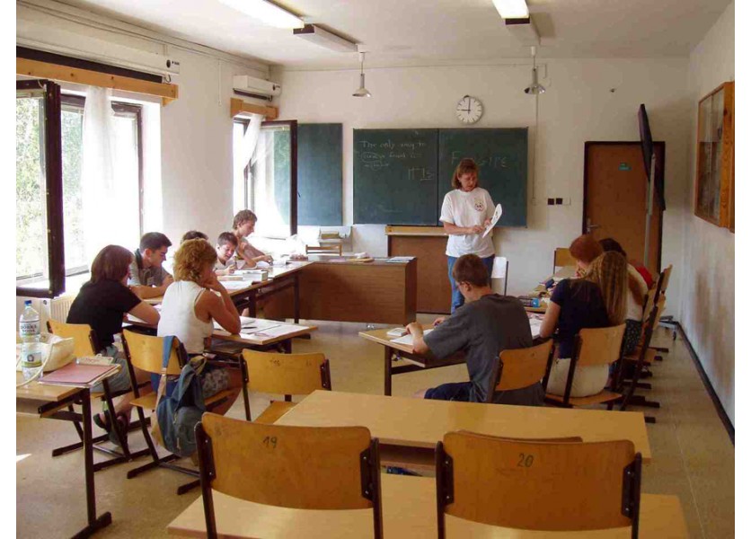 Hľadáte nepedagogického zamestnanca?