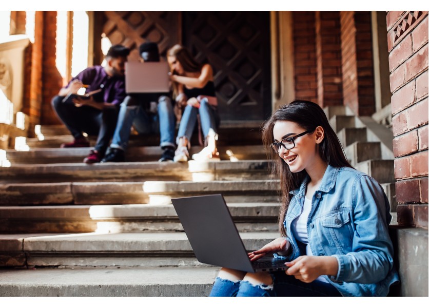 Rezort školstva chce určiť maximálnu sumu školného za externé štúdium