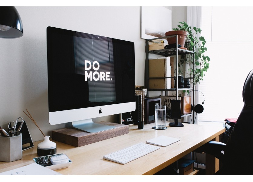 Koronavírus: Rodičia školákov sa nezastavia, pedagógovia sa učia, ako vyučovať online