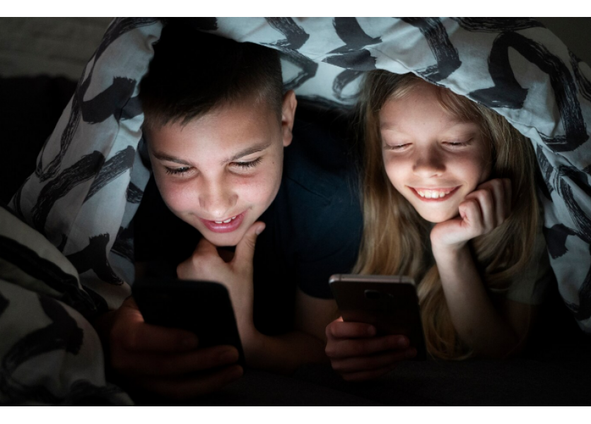 Prieskum: Až dve tretiny rodičov nekontrolujú svoje deti v digitálnom priestore Prieskum: Až dve tretiny rodičov nekontrolujú svoje deti v digitálnom priestore