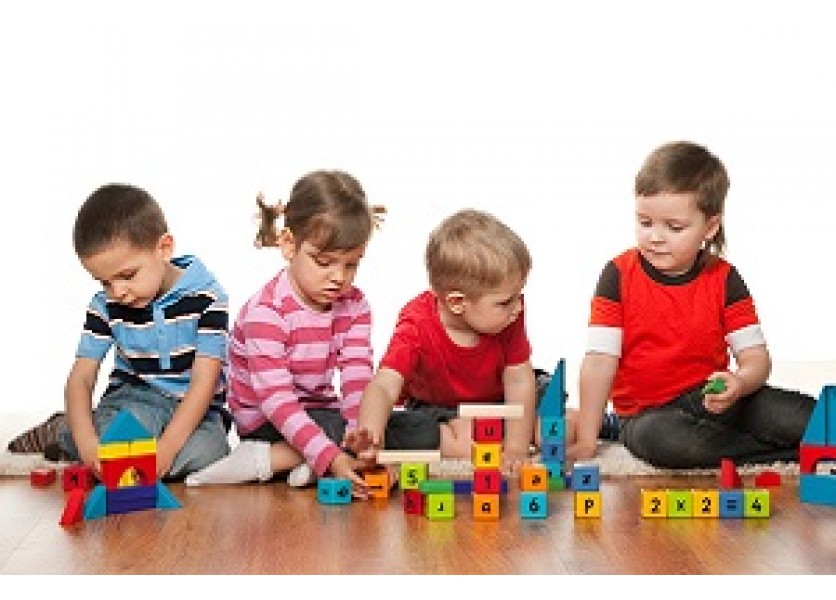 Vláda postaví škôlky. Aj keď detí ubudne Vláda postaví škôlky. Aj keď detí ubudne