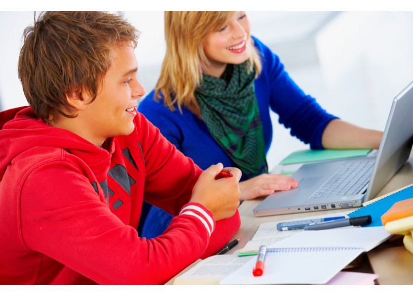 Stredoškolskí absolventi môžu zarobiť viac než niektorí vysokoškoláci