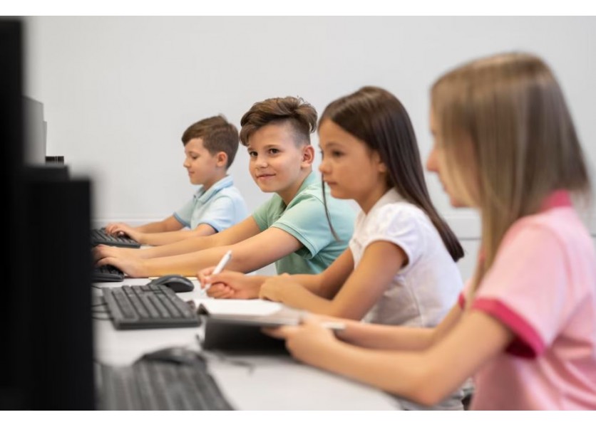 Slovensko.Digital žiada ministra školstva pozastaviť dva IT projekty