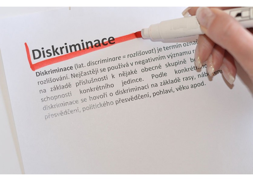 Vláda je zodpovedná za diskrimináciu 25-tisíc zamestnancov