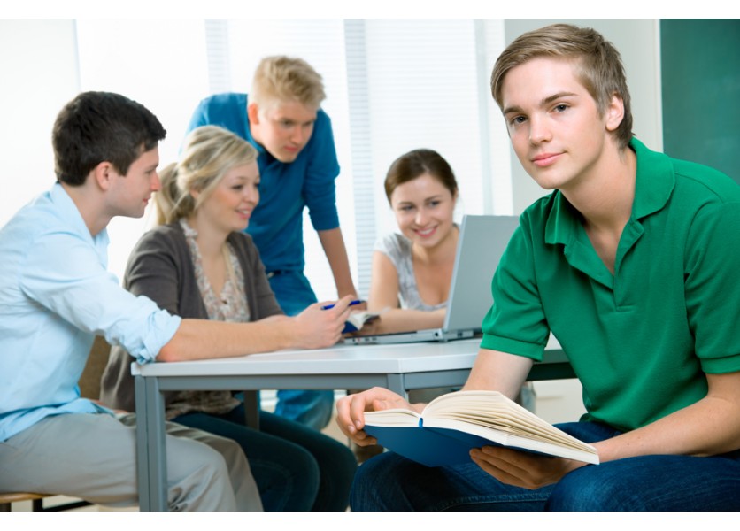 Deviataci budú písať monitor o mesiac neskôr