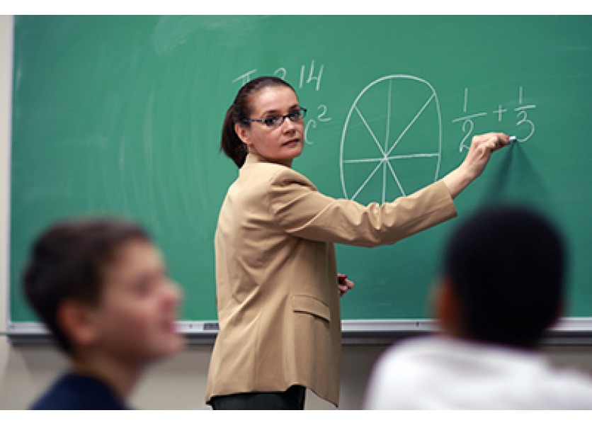 Problémy s platmi učiteľov hrozia 10 percentám základných škôl