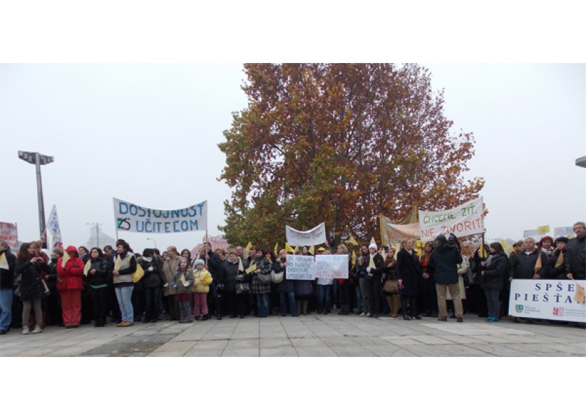 Protestujúci učitelia sa obrátili na vládu a parlament