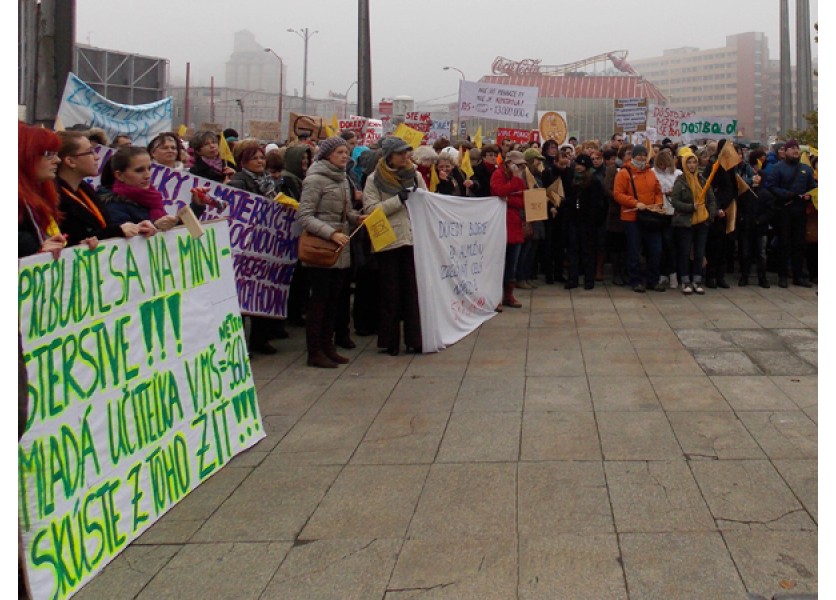 Učitelia o štrajku rozhodnú tento týždeň