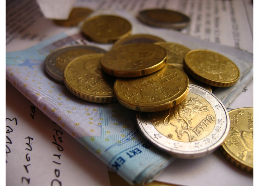 Šéfovia krajských školských úradov si majú prilepšiť o vyše 200 eur