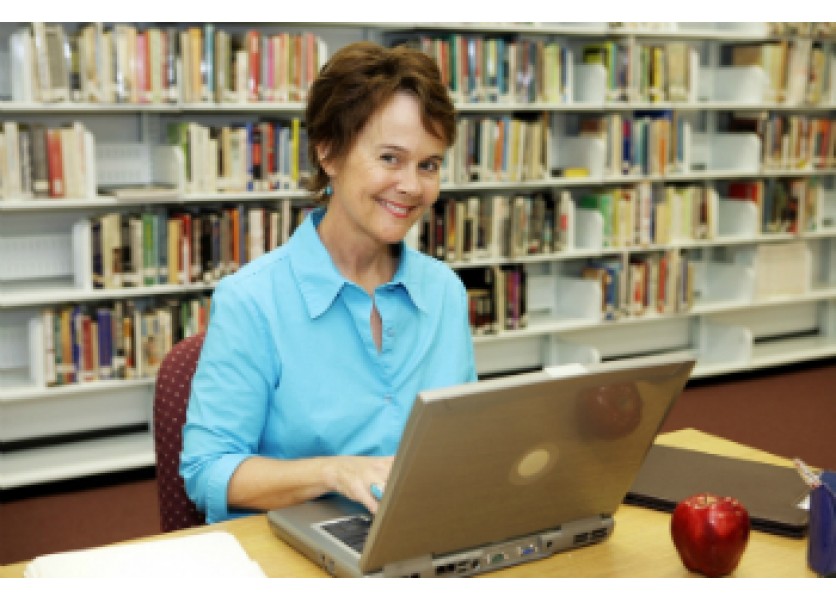 Učiteľom dodajú počítače drahšie ako z obchodu