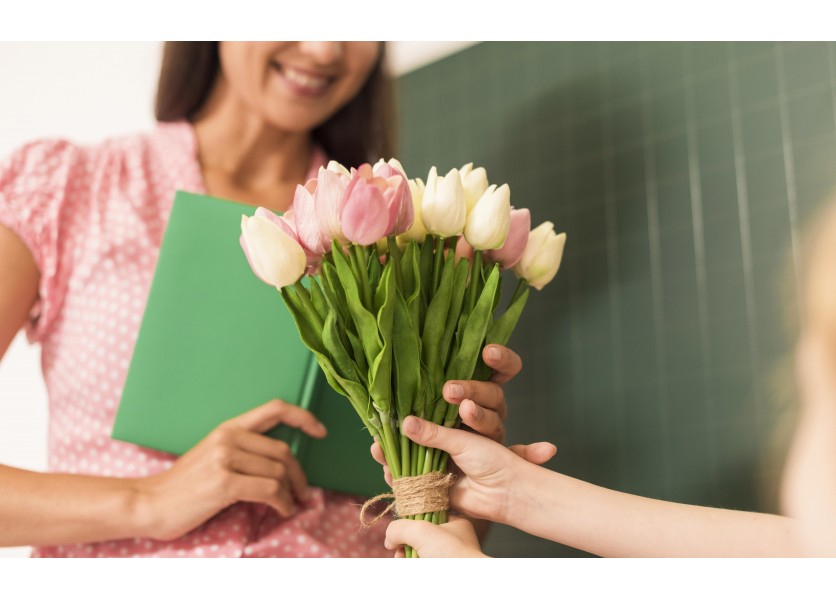 Premiér: Učitelia sú kategória zamestnancov, ktorá potrebuje výrazne pomôcť