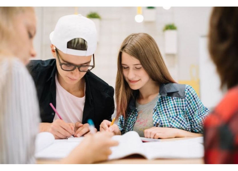 Gymnáziá v Bratislave budú nedostupné aj pre jednotkárov. Prichádzajú silné populačné ročníky