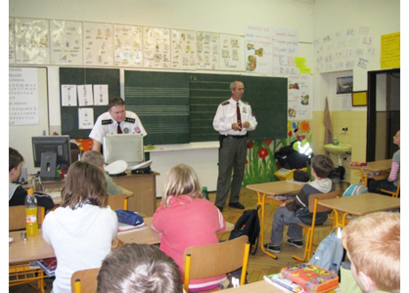 Polícia SR komunikuje so žiakmi základných škôl