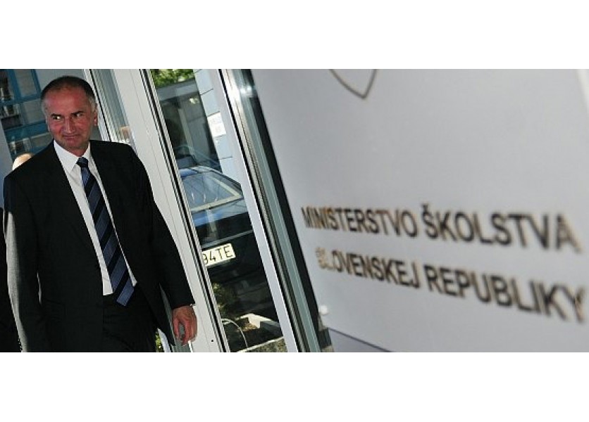 Minister školstva pomohol softvérovej firme