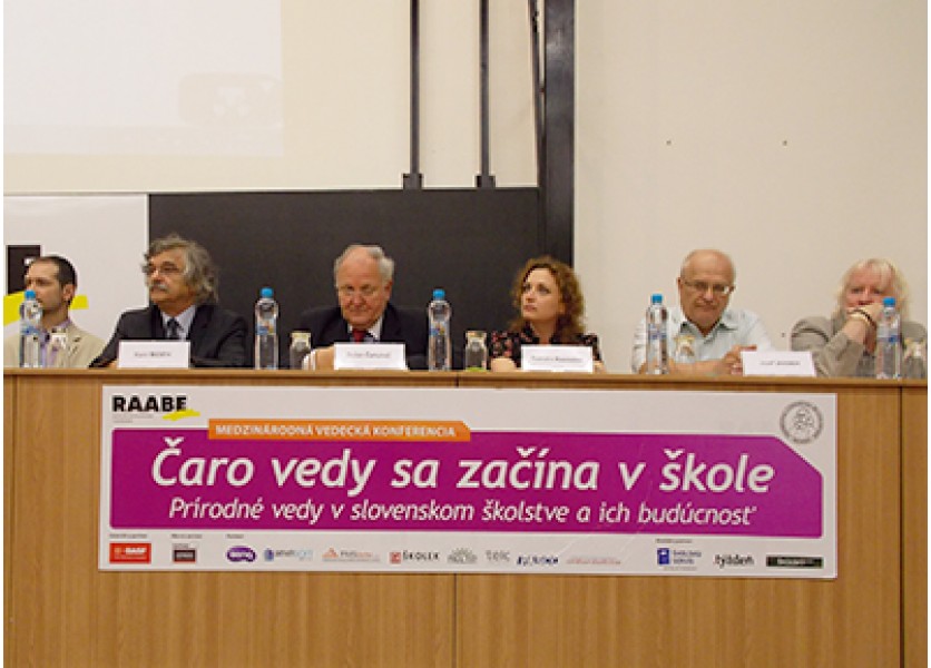 Priemerný učiteľ hovorí a vynikajúci inšpiruje